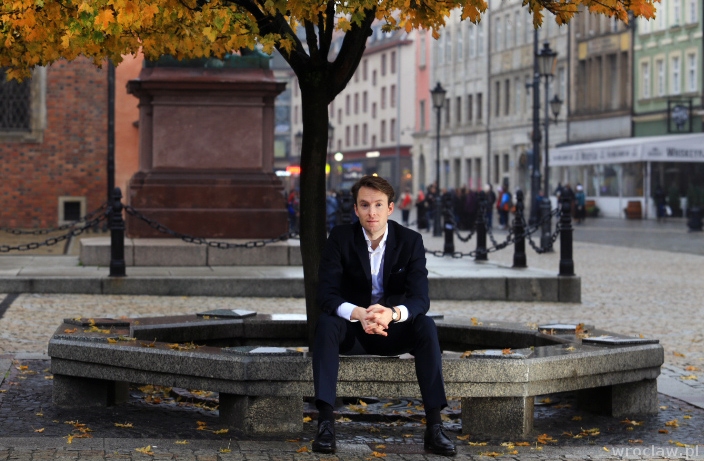 Wiking w mieście krasnoludków [WIDEO]