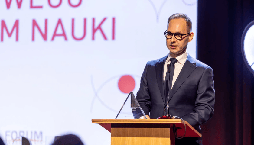 Prof. Bartosz Szyszko, wykładowca Wydziału Chemii Uniwersytetu Wrocławskiego, laureat nagrody Narodowego Centrum Nauki