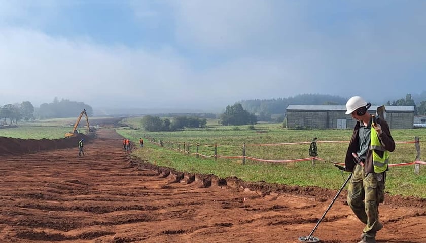 Prace archeologiczne na budowie trasy D11 w Czechach