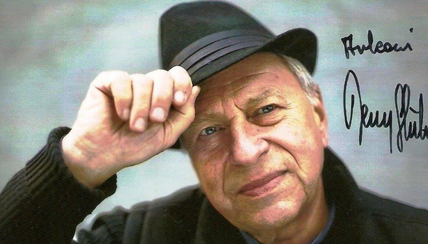 Przyjęcie na dziesięć osób plus trzy