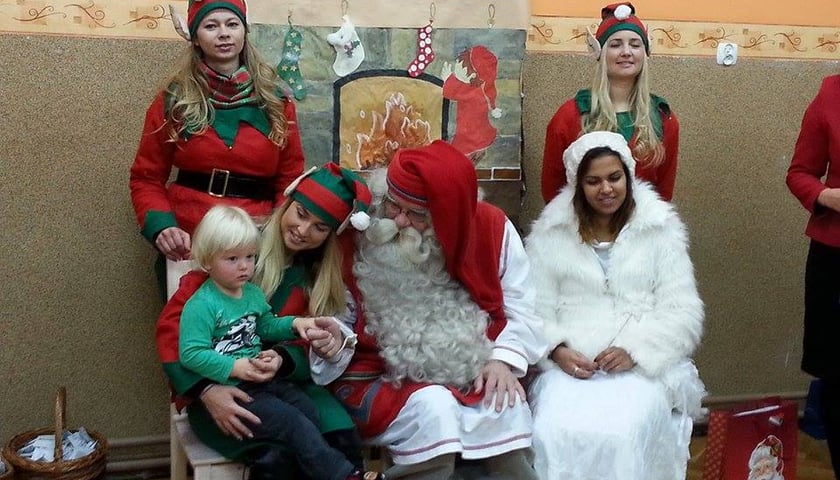 Św. Mikołaj odwiedził wrocławskie dzieci