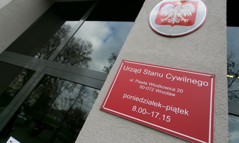 Więcej dzieci i ślubów