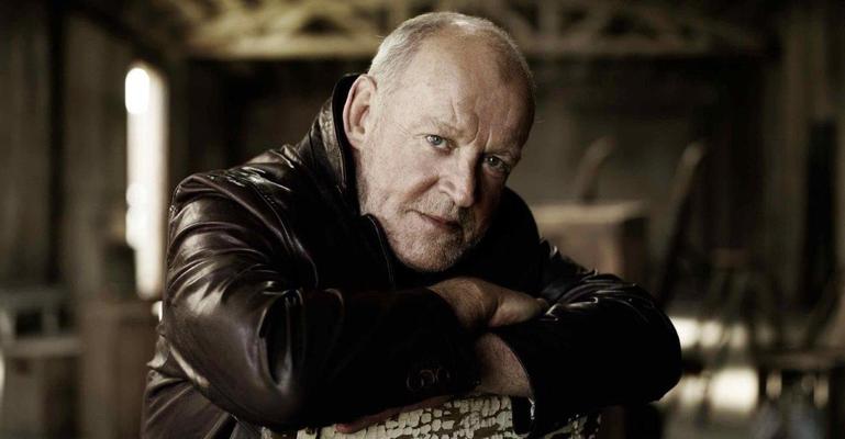 Człowiek Śpiewający Rękami