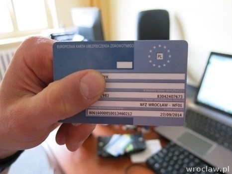 Przed feriami kolejki po kartę EKUZ