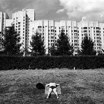 Bloki w neonach, czyli nowa wystawa w galerii Neon Side