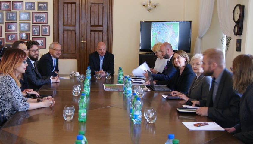 Prezydent Wrocławia spotyka się z nowymi radami osiedli