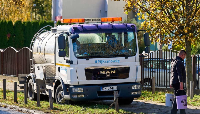 Awaria sieci wodociągowej przy ul. Metalowców we Wrocławiu, 26.10.2025