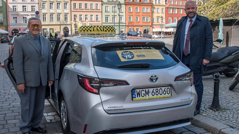 Ponad 11 tysięcy przejazdów Taxi Senior we Wrocławiu