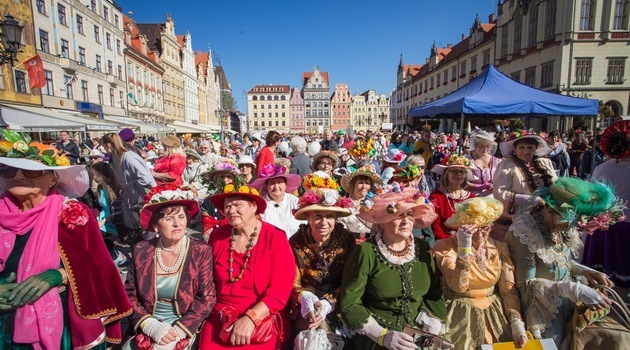 Wrocławscy seniorzy na zajęciach ze śmiechoterapii