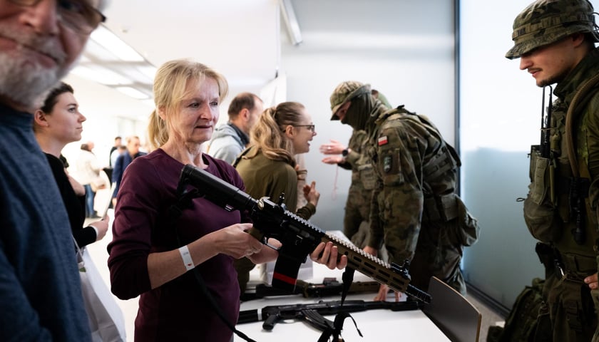 <p>Pierwsze ze szkoleń dla mieszkańców Wrocławia z zakresu obrony cywilnej</p>