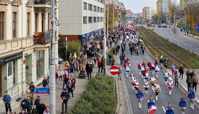 Radosna Parada Niepodległości we Wrocławiu