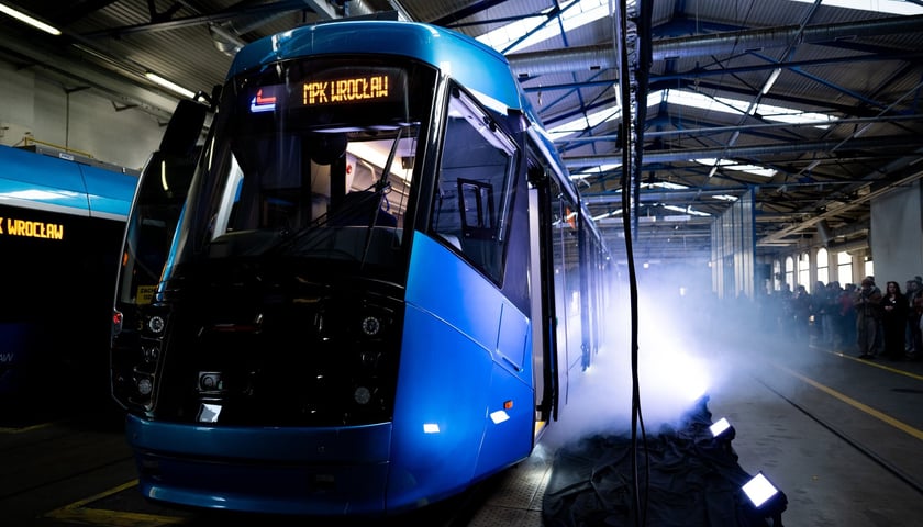 Prezentacja pierwszej zmodernizowanej Skody 19T na zajezdni Borek