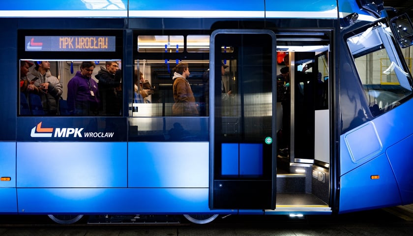 Prezentacja pierwszej zmodernizowanej Skody 19T na zajezdni Borek