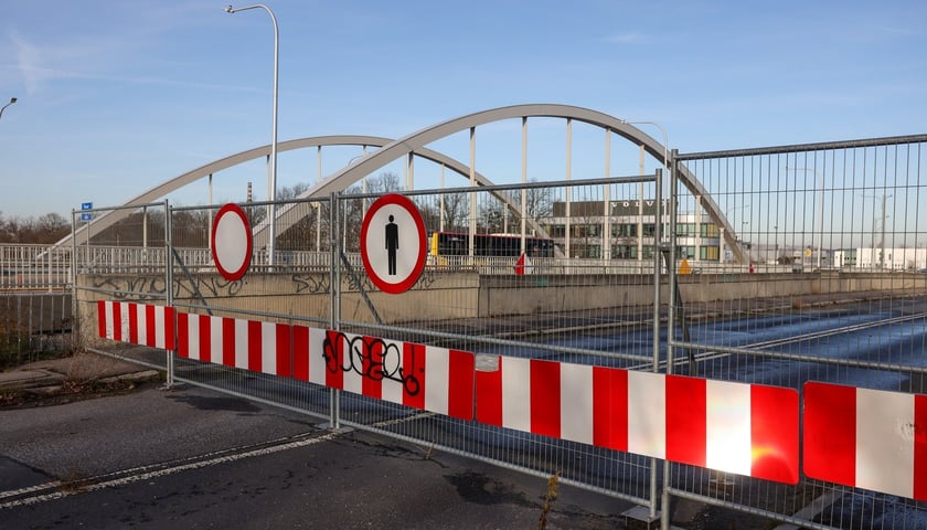 Stare mosty Chrobrego są nieczynne od momentu otwarcia nowej przeprawy, co nastąpiło w październiku 2023 roku 