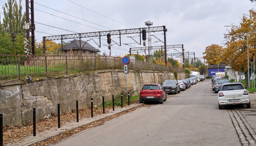Okolice tunelu oznaczonego na mapie jako 1. Rejon ulicy Dolnej (po stronie Ołbina) i ulicy Miłosza (po stronie Kleczkowa)