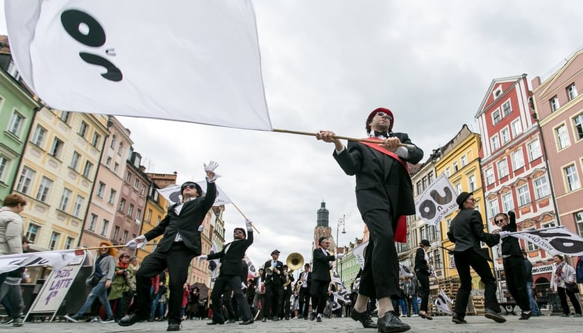 Barwna i zabawna parada Jazzmanów [ZDJĘCIA]