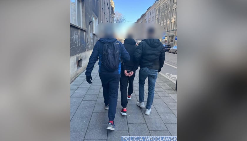 Zatrzymanie sprawcy pobicia trzech osób w centrum Wrocławia, 06.11.2025
