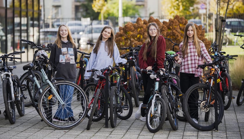 Uczennice SP nr 32, która zdobyła drugie miejsce w konkursie