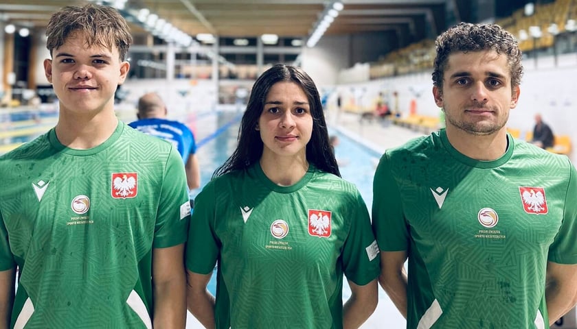 Szymon Dorada, Weronika Nowicka i Kacper Nowicki - pływacy klubu Świt Wrocław. Są w kadrze na Tokio 2025