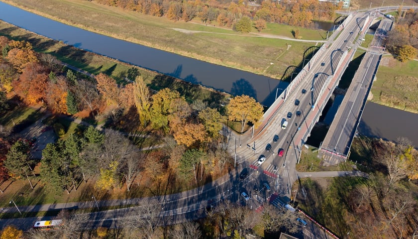 Widok na przyszłą trasę autobusowo-tramwajową na Swojczyce - mosty Chrobrego 