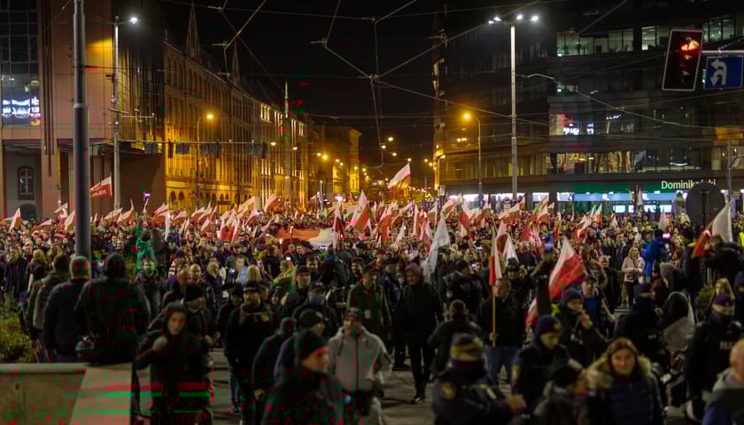 Marsz Niepodległości we Wrocławiu. Zdjęcie archiwalne