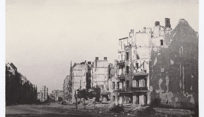 Ulica Legnicka, w-okolicy ul. Glogowskiej, 1946