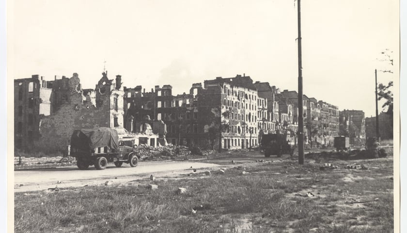 Ulica Legnicka, 1945