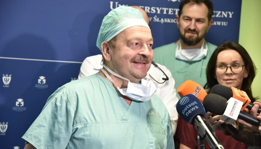 Prof. Roman Przybylski, kierownik Kliniki Kardiochirurgii USK we Wrocławiu