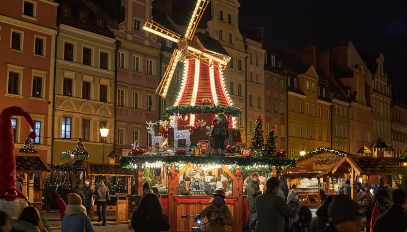 Jarmark Bożonarodzeniowy we Wrocławiu. Zdjęcie archiwalne, wykonane w 2022 roku