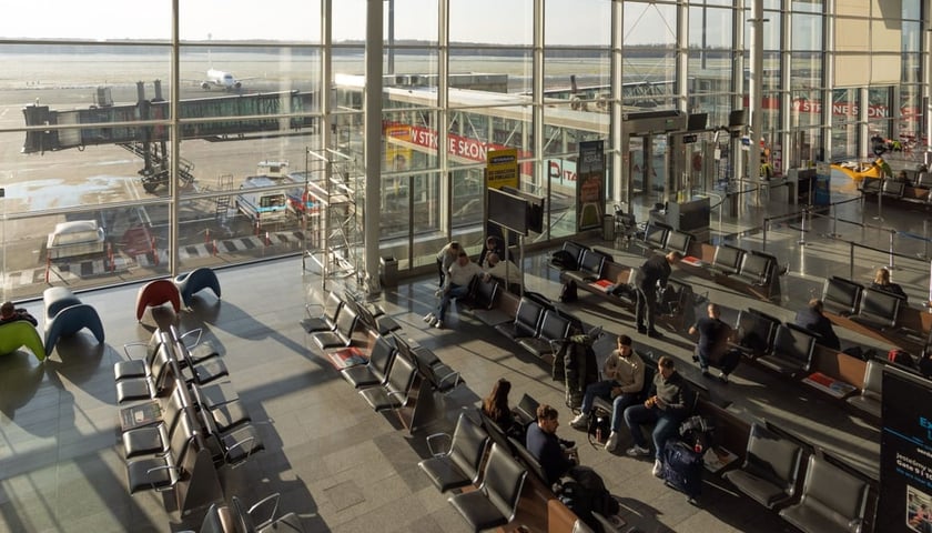 Wzrost liczby pasażerów na wrocławskim lotnisku przed zamknięciem