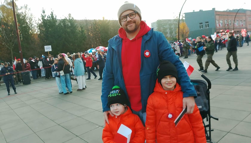 Uczestnicy parady, 11 listopada 2025 r. we Wrocławiu