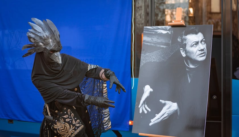 <p>Uroczystość nadania tramwajowi MPK Wrocław imienia Wojciecha Jerzego Hasa &ndash; Wanda Ziembicka-Has&nbsp;&nbsp;</p>