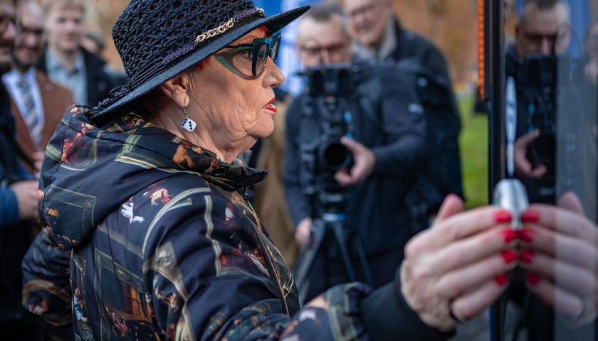 <p>Uroczystość nadania tramwajowi MPK Wrocław imienia Wojciecha Jerzego Hasa &ndash; Wanda Ziembicka-Has&nbsp;</p>