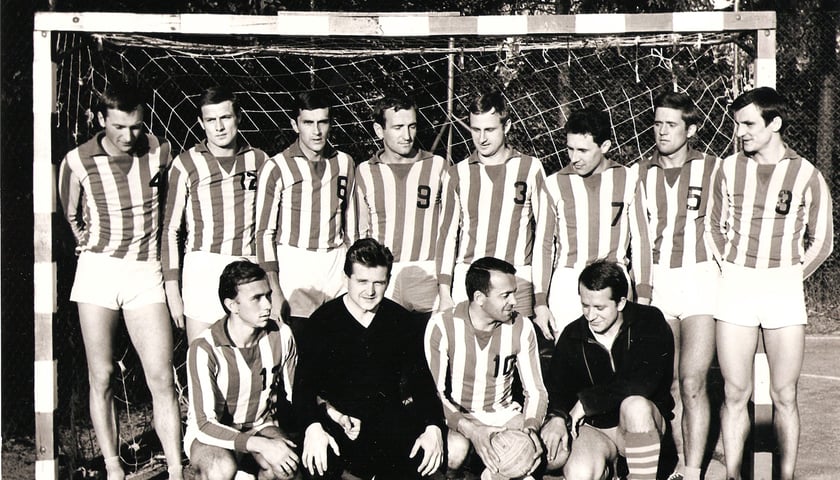 Drużyna piłkarzy ręcznych Śląska Wrocław, która zdobyła mistrzostwo Polski w 1964 roku 