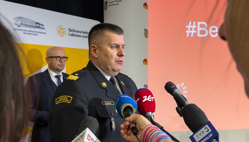 <p>Zakupiliśmy sprzęt dla strażak&oacute;w, w tym samochody gaśnicze &mdash; poinformował nadbryg. Marek Hajduk</p>