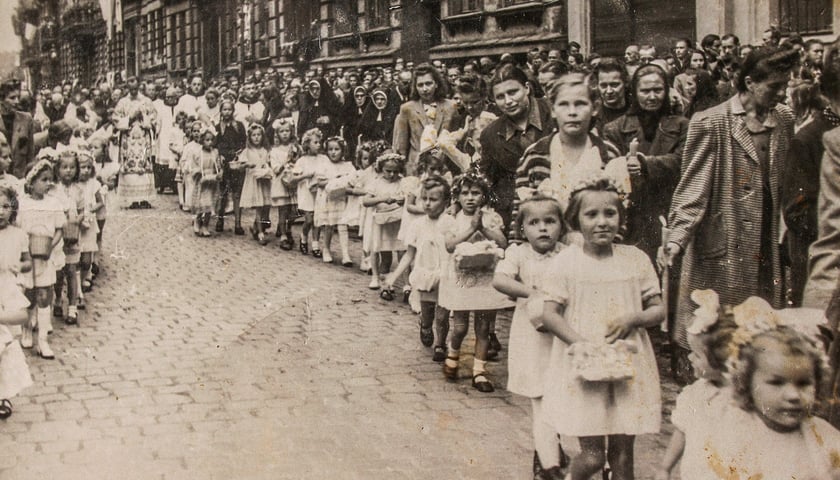 Procesja Bożego Ciała we Wrocławiu, 1946