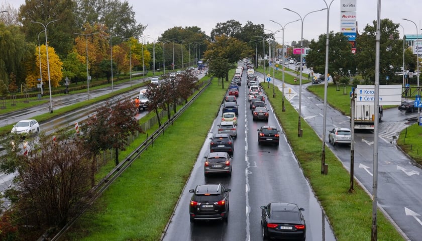 Ulica Krzywoustego w trakcie remontu nawierzchni. Zdjęcie ilustracyjne, wykonane w październiku 2025