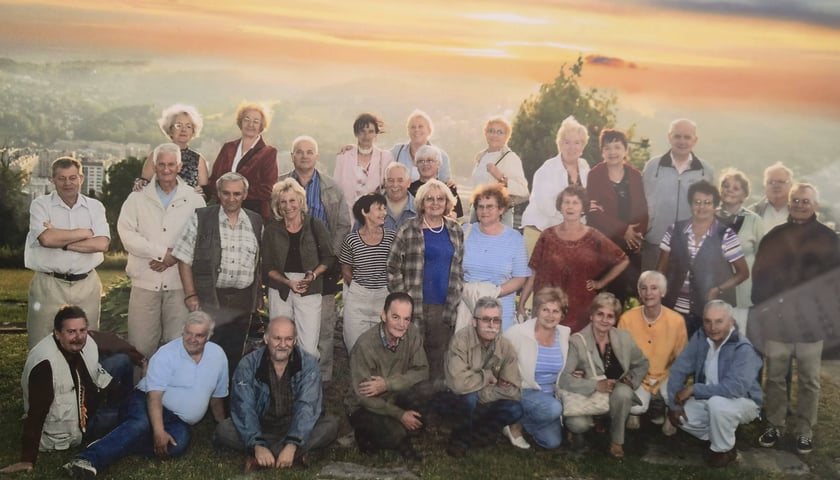 Uczestnicy zjazdu I rocznika, który rozpoczął naukę w XI LO , czerwiec 2008, blisko Nahodu