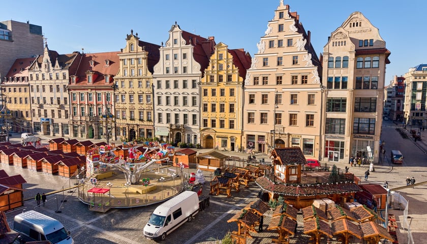 Budowa Wrocławskiego Jarmarku Bożonarodzeniowego, 19 listopada 2025
