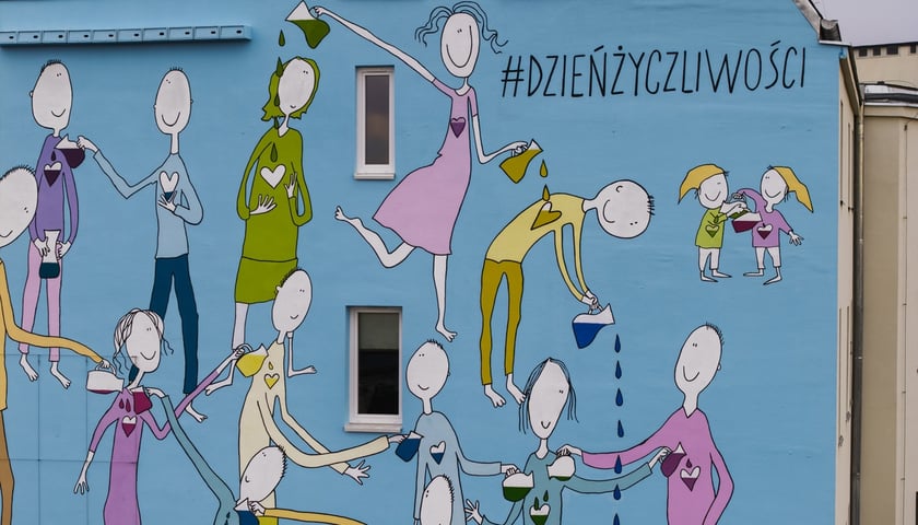 Mural przy ul. Krakowskiej 25/27 projektu Andrzeja Tylkowskiego z okazji 20-lecia Dnia Życzliwości