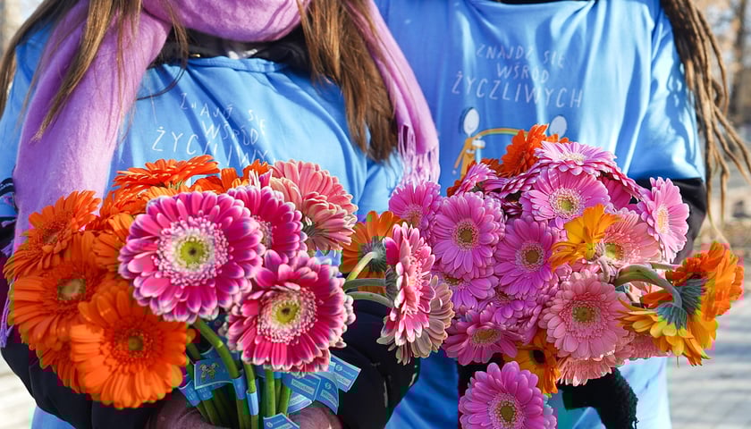 Odsłonięcie Ławeczki Życzliwości na bulwarze Xawerego Dunikowskiego, 21 listopada 2025