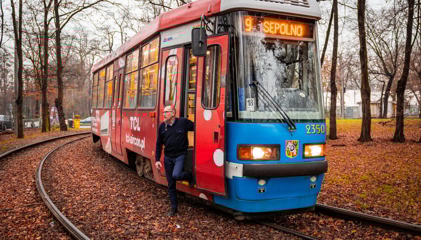 Dzień Motorniczego. Wrocław, 25.11.2025. Pracowników MPK Wrocław odwiedził na pętli prezydent miasta Jacek Sutryk.