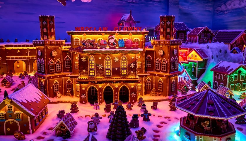 Na zdjęciu zrobiona z piernika makieta dworca głównego we Wrocławiu