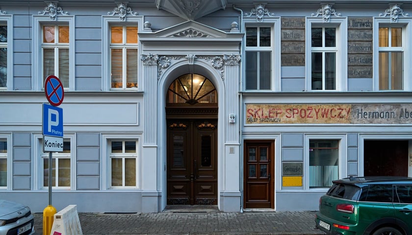 Kamienica wspólnotowa Cybulskiego 19 w listopadzie 2025