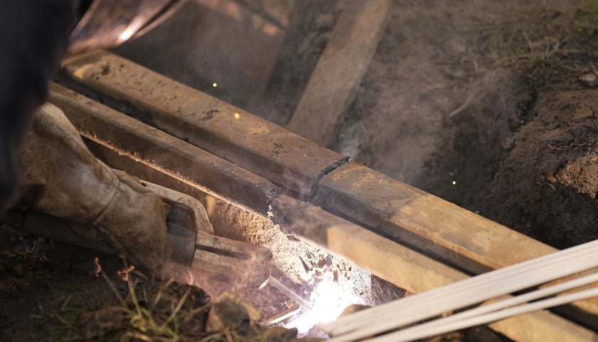 Naprawa torowiska na Legnickiej przy pl. Jana Pawła II