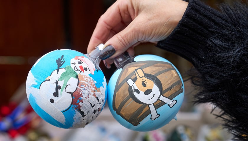 <p>Bombki od pani Stefanii Lewickiej</p>