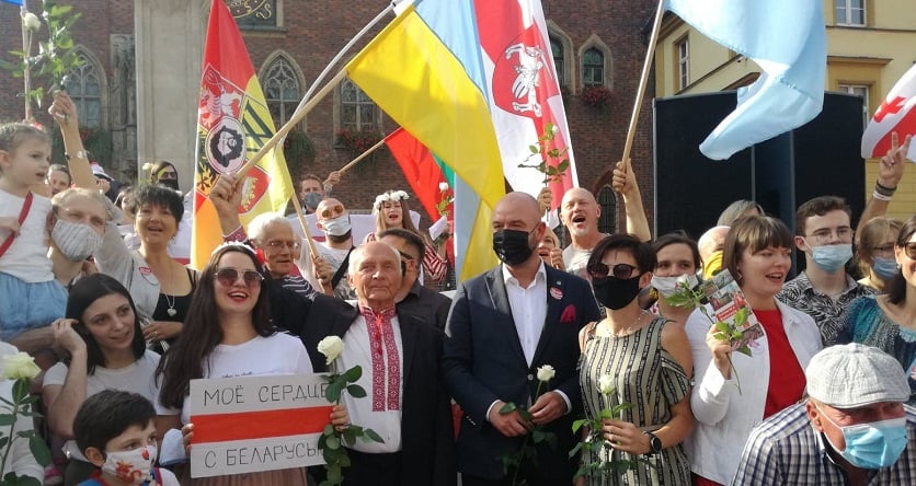 Solidarni z Białorusią. Wrocław zaśpiewał Mury