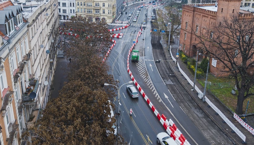 Prace przy przebudowie węzła Drobnera-Dubois. Zdjęcie z 1 grudnia 2025 r.