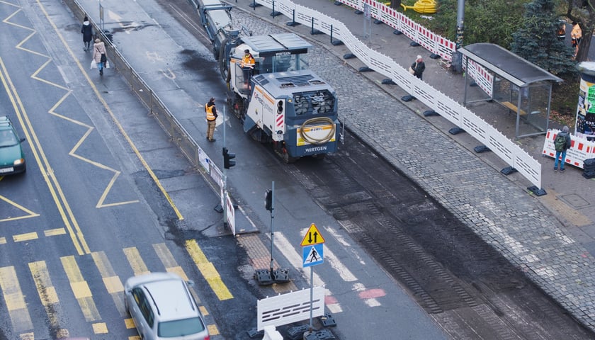 Prace przy przebudowie węzła Drobnera-Dubois. Zdjęcie z 1 grudnia 2025 r.