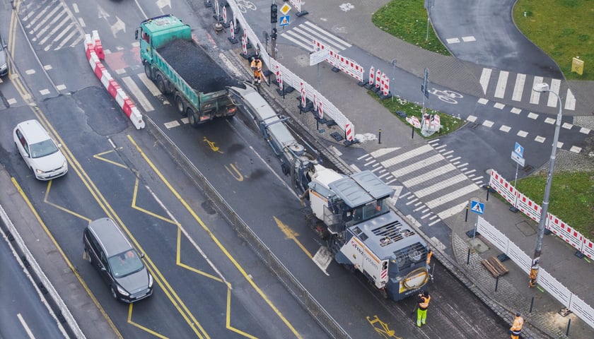 Prace przy przebudowie węzła Drobnera-Dubois. Zdjęcie z 1 grudnia 2025 r.